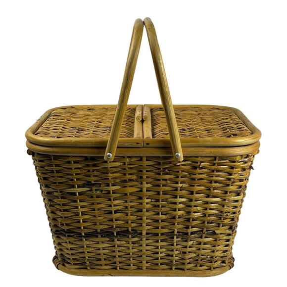 Wicker Vintage Picnic Basket Lined with Double Handles - Picture 4 of 14